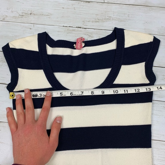 Derek Heart Scoop Neck Cap Sleeve Stripe Knit Top - Picture 12 of 12